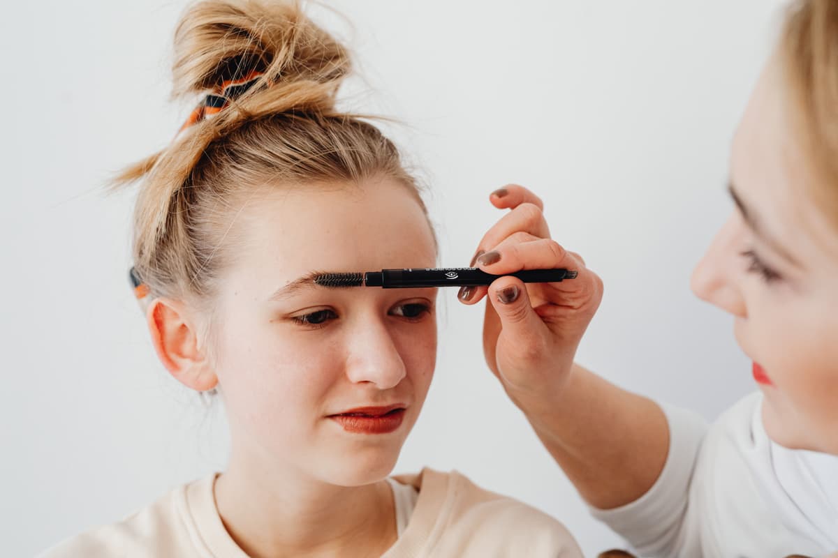 Épilation sourcils